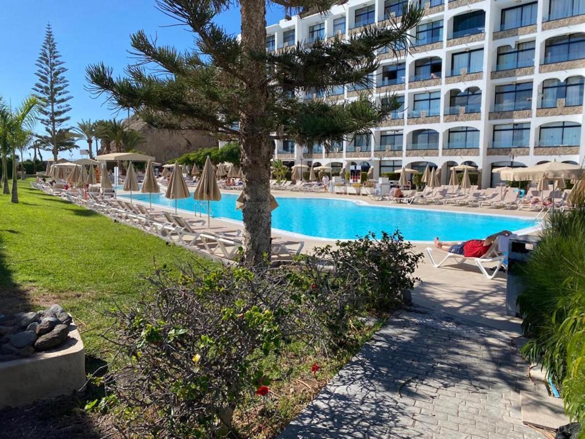 First Line Beach Appartement *